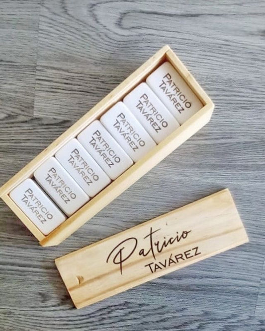 Dominós Personalizados a Láser + Caja de Madera